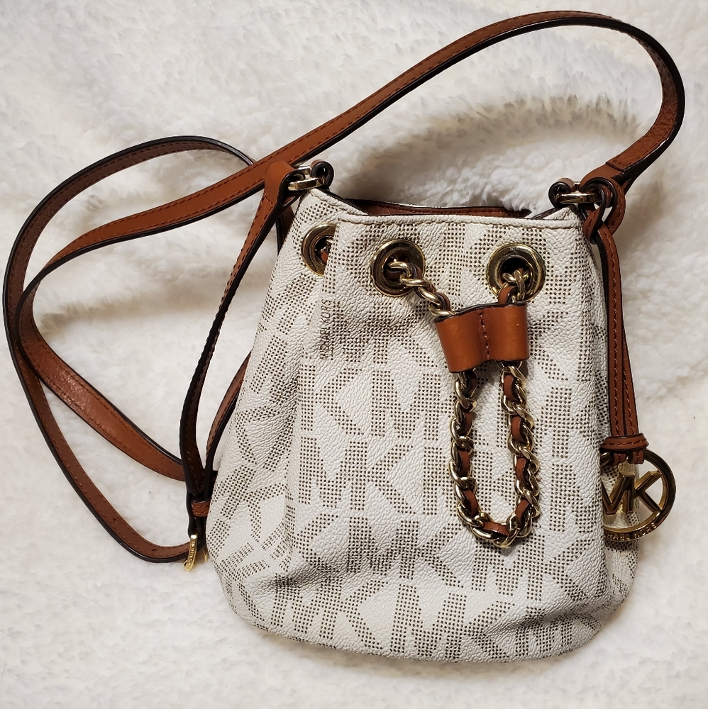 Michael kors crossbody